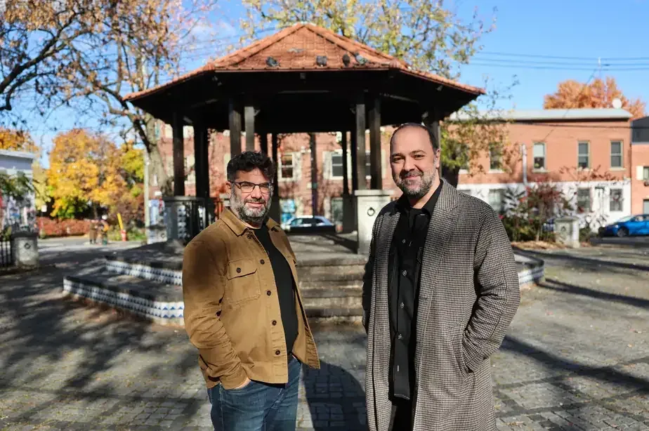 L’homme aux cartes postales