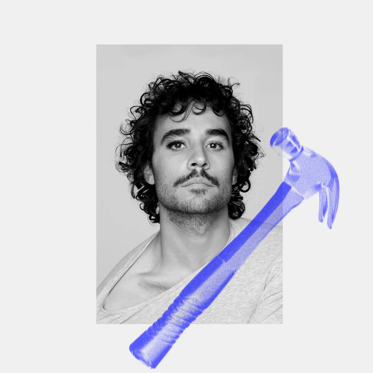 Pisser debout sans lever sa jupe